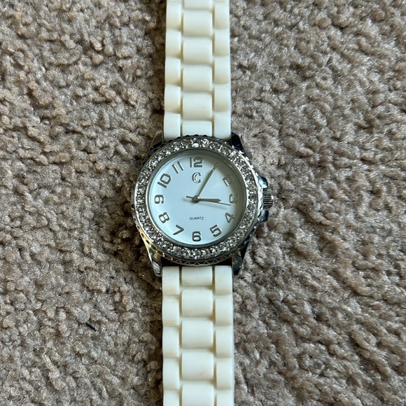 Charming Charlie‎ women’s vintage white/silver silicon adjustable watch - Picture 1 of 6